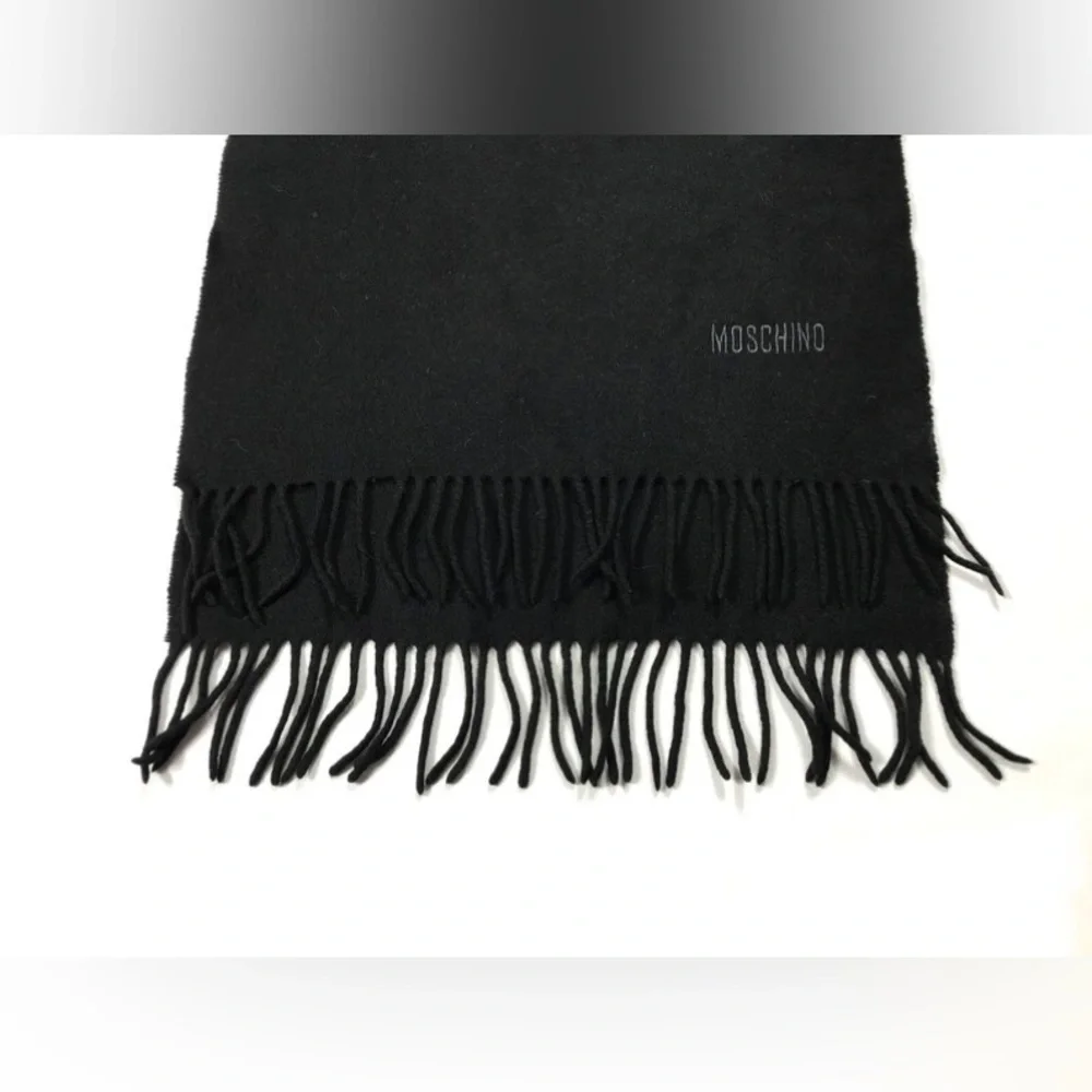 Moschino merino wool scarf in black Italy